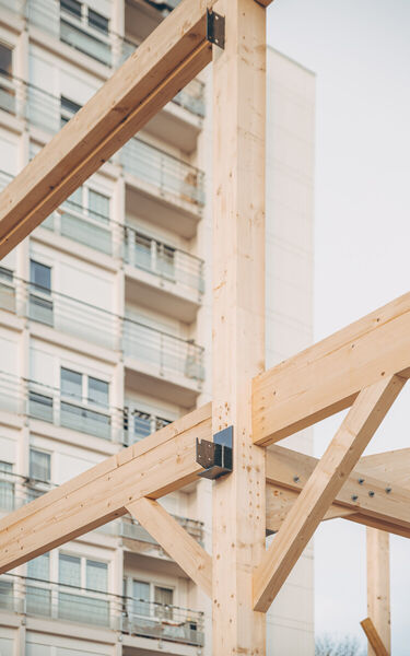 Montage charpente cité artisanale Blosne